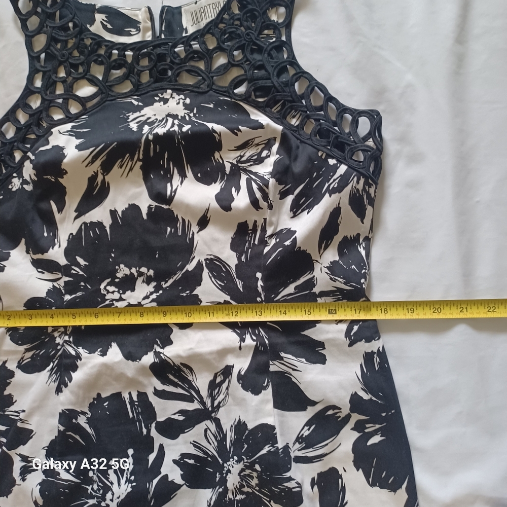 Julian Taylor Women  Size 14 Black and White Floral Midi Dress - Picture 11 of 12